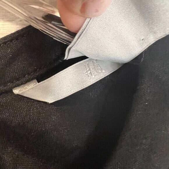 H&M Embellished Mock Neck Cap-sleeved Tee-shirt‎ Women's Top - Picture 6 of 7